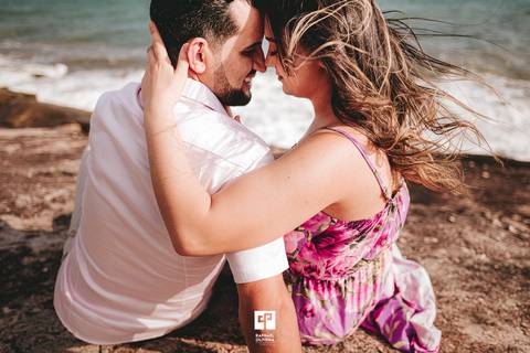 Ensaio pre-wedding na praia, ensaio pre wedding, ensaio de casal, ensaoi pre casamento, fotos espontâneas, ideias de pose para ensaio, ensaio fotografico, fotografo de casamento, casamento, noiva, vestido de noiva, raphael oliveira fotografia.'