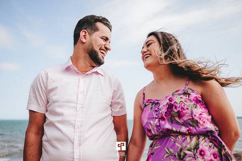 Ensaio pre-wedding na praia, ensaio pre wedding, ensaio de casal, ensaoi pre casamento, fotos espontâneas, ideias de pose para ensaio, ensaio fotografico, fotografo de casamento, casamento, noiva, vestido de noiva, raphael oliveira fotografia.'