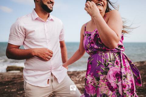 Ensaio pre-wedding na praia, ensaio pre wedding, ensaio de casal, ensaoi pre casamento, fotos espontâneas, ideias de pose para ensaio, ensaio fotografico, fotografo de casamento, casamento, noiva, vestido de noiva, raphael oliveira fotografia.'