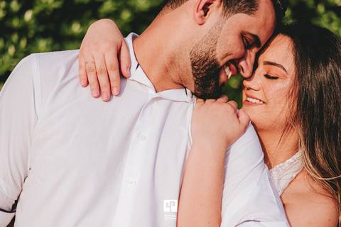 Ensaio pre-wedding na praia, ensaio pre wedding, ensaio de casal, ensaoi pre casamento, fotos espontâneas, ideias de pose para ensaio, ensaio fotografico, fotografo de casamento, casamento, noiva, vestido de noiva, raphael oliveira fotografia.'