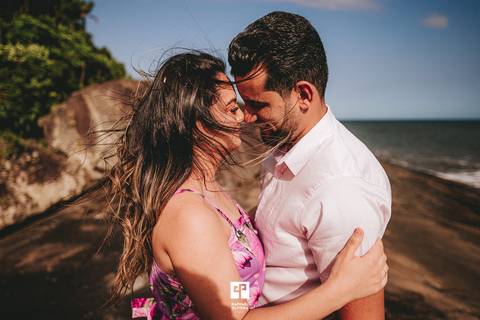 Ensaio pre-wedding na praia, ensaio pre wedding, ensaio de casal, ensaoi pre casamento, fotos espontâneas, ideias de pose para ensaio, ensaio fotografico, fotografo de casamento, casamento, noiva, vestido de noiva, raphael oliveira fotografia.'