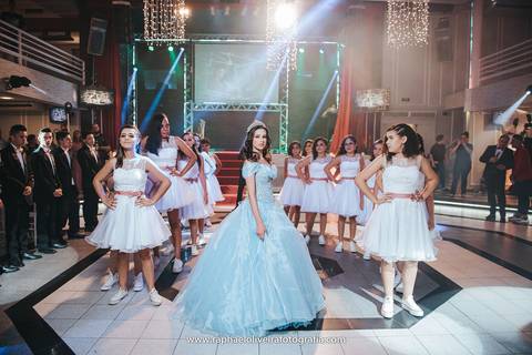 Ensaio de debutante, debutante, festa de 15 anos, festa de debutante, ensaio feminino, ensaio de 15 anos, decoração temática, bela e a fera, menina, 15 anos, making of de debutante, fotografo de debutante, raphael oliveira fotografia'