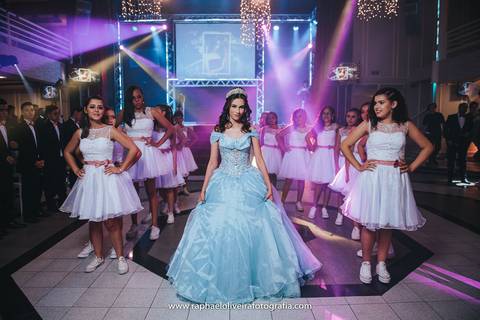 Ensaio de debutante, debutante, festa de 15 anos, festa de debutante, ensaio feminino, ensaio de 15 anos, decoração temática, bela e a fera, menina, 15 anos, making of de debutante, fotografo de debutante, raphael oliveira fotografia'