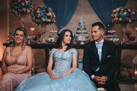 Ensaio de debutante, debutante, festa de 15 anos, festa de debutante, ensaio feminino, ensaio de 15 anos, decoração temática, bela e a fera, menina, 15 anos, making of de debutante, fotografo de debutante, raphael oliveira fotografia'