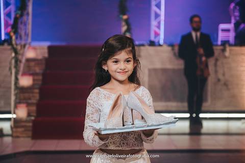 Ensaio de debutante, debutante, festa de 15 anos, festa de debutante, ensaio feminino, ensaio de 15 anos, decoração temática, bela e a fera, menina, 15 anos, making of de debutante, fotografo de debutante, raphael oliveira fotografia'