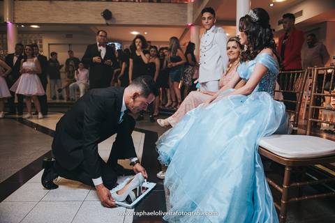 Ensaio de debutante, debutante, festa de 15 anos, festa de debutante, ensaio feminino, ensaio de 15 anos, decoração temática, bela e a fera, menina, 15 anos, making of de debutante, fotografo de debutante, raphael oliveira fotografia'