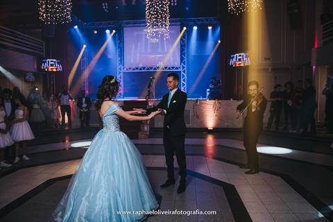 Ensaio de debutante, debutante, festa de 15 anos, festa de debutante, ensaio feminino, ensaio de 15 anos, decoração temática, bela e a fera, menina, 15 anos, making of de debutante, fotografo de debutante, raphael oliveira fotografia'