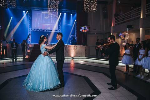 Ensaio de debutante, debutante, festa de 15 anos, festa de debutante, ensaio feminino, ensaio de 15 anos, decoração temática, bela e a fera, menina, 15 anos, making of de debutante, fotografo de debutante, raphael oliveira fotografia'