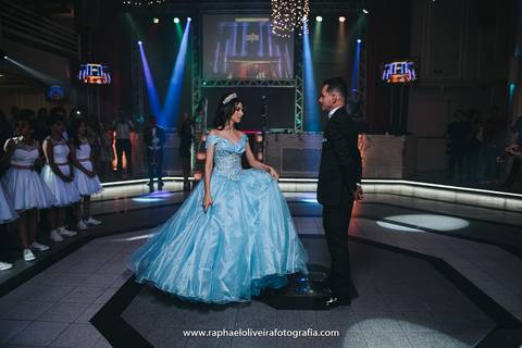 Ensaio de debutante, debutante, festa de 15 anos, festa de debutante, ensaio feminino, ensaio de 15 anos, decoração temática, bela e a fera, menina, 15 anos, making of de debutante, fotografo de debutante, raphael oliveira fotografia'