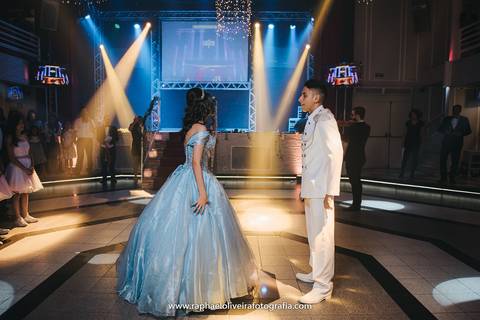 Ensaio de debutante, debutante, festa de 15 anos, festa de debutante, ensaio feminino, ensaio de 15 anos, decoração temática, bela e a fera, menina, 15 anos, making of de debutante, fotografo de debutante, raphael oliveira fotografia'