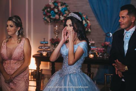 Ensaio de debutante, debutante, festa de 15 anos, festa de debutante, ensaio feminino, ensaio de 15 anos, decoração temática, bela e a fera, menina, 15 anos, making of de debutante, fotografo de debutante, raphael oliveira fotografia'