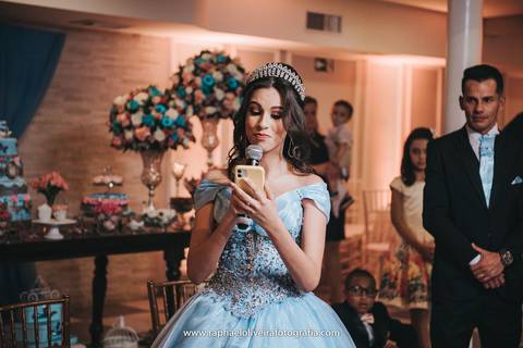 Ensaio de debutante, debutante, festa de 15 anos, festa de debutante, ensaio feminino, ensaio de 15 anos, decoração temática, bela e a fera, menina, 15 anos, making of de debutante, fotografo de debutante, raphael oliveira fotografia'