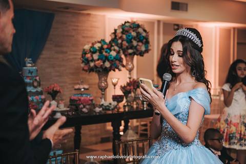 Ensaio de debutante, debutante, festa de 15 anos, festa de debutante, ensaio feminino, ensaio de 15 anos, decoração temática, bela e a fera, menina, 15 anos, making of de debutante, fotografo de debutante, raphael oliveira fotografia'