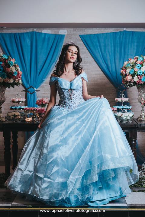 Ensaio de debutante, debutante, festa de 15 anos, festa de debutante, ensaio feminino, ensaio de 15 anos, decoração temática, bela e a fera, menina, 15 anos, making of de debutante, fotografo de debutante, raphael oliveira fotografia'