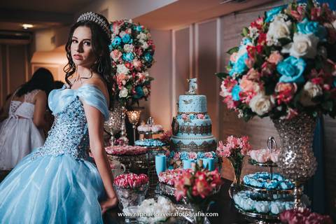 Ensaio de debutante, debutante, festa de 15 anos, festa de debutante, ensaio feminino, ensaio de 15 anos, decoração temática, bela e a fera, menina, 15 anos, making of de debutante, fotografo de debutante, raphael oliveira fotografia'