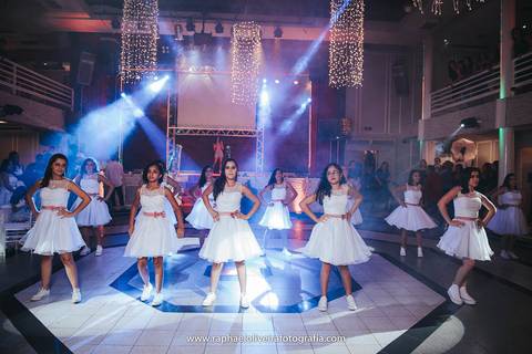Ensaio de debutante, debutante, festa de 15 anos, festa de debutante, ensaio feminino, ensaio de 15 anos, decoração temática, bela e a fera, menina, 15 anos, making of de debutante, fotografo de debutante, raphael oliveira fotografia'