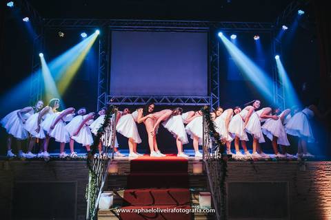 Ensaio de debutante, debutante, festa de 15 anos, festa de debutante, ensaio feminino, ensaio de 15 anos, decoração temática, bela e a fera, menina, 15 anos, making of de debutante, fotografo de debutante, raphael oliveira fotografia'