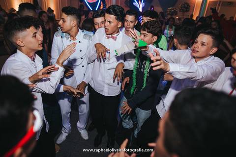 Ensaio de debutante, debutante, festa de 15 anos, festa de debutante, ensaio feminino, ensaio de 15 anos, decoração temática, bela e a fera, menina, 15 anos, making of de debutante, fotografo de debutante, raphael oliveira fotografia'