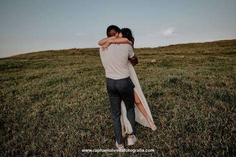 Morro do Capuava, pre casamento capuava, ensaio de casal, fotografo de casamento, pre-wedding, ensaio fotografico na montanha, pre-wedding na montanha, noiva, noivo, ideias para foto de casal, blog de noiva, raphael oliveira fotografia '