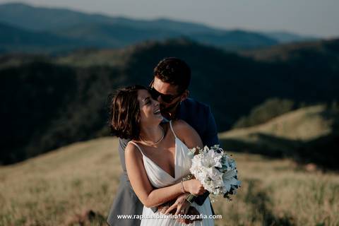 Morro do Capuava, pre casamento capuava, ensaio de casal, fotografo de casamento, pre-wedding, ensaio fotografico na montanha, pre-wedding na montanha, noiva, noivo, ideias para foto de casal, blog de noiva, raphael oliveira fotografia '