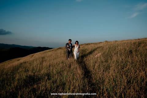 Morro do Capuava, pre casamento capuava, ensaio de casal, fotografo de casamento, pre-wedding, ensaio fotografico na montanha, pre-wedding na montanha, noiva, noivo, ideias para foto de casal, blog de noiva, raphael oliveira fotografia '