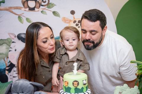 foto soprando a velinha'