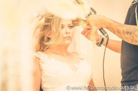 cabelo finalizando noiva'