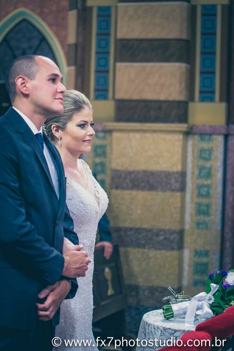 noivos ao altar da igreja matriz de jundiaí'