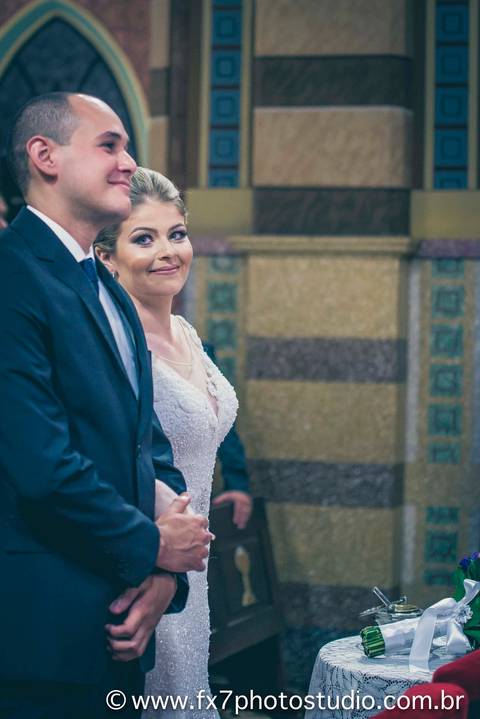 noivos ao altar da igreja matriz de jundiaí'