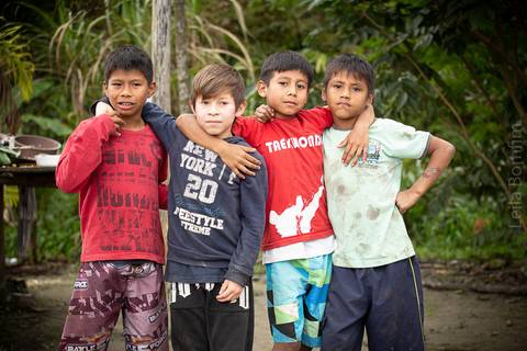 crianças indígenas'