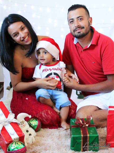 Ensaio-fotografico-externo-tematico-familia-de-de-natal-caieiras-sao-paulo'