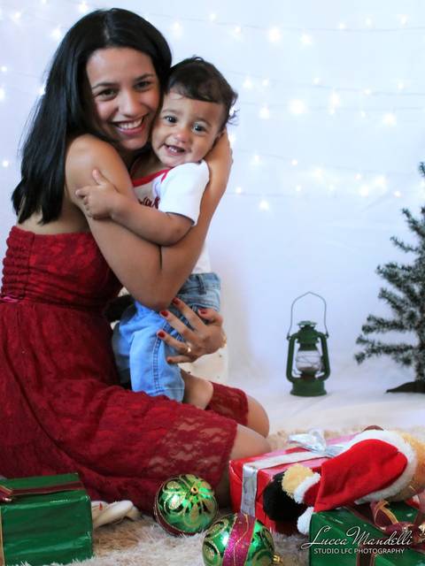 Ensaio-fotografico-externo-tematico-familia-de-de-natal-caieiras-sao-paulo'