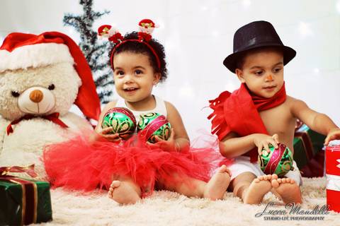 Ensaio-fotografico-externo-tematico-familia-de-de-natal-caieiras-sao-paulo'