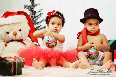 Ensaio-fotografico-externo-tematico-familia-de-de-natal-caieiras-sao-paulo'