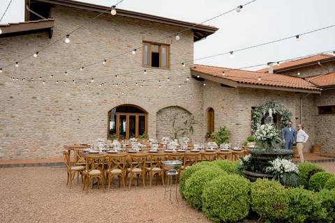 casamento Casa de Pietra, casamento intimista Vila Toscana, arquitetura italiana casamento, fotos casamento Natália e Lucas, fotografia de casamento São Paulo, casamento rústico e elegante, casamento na Casa de Pietra.'
