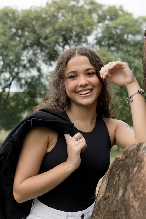 Um ensaio de 15 anos leve pode ser delicado, espontâneo e cheio de naturalidade. '