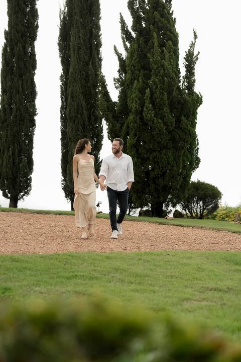 ensaio pré-wedding Casa di Pietra, ensaio pré-wedding Vila Toscana, fotos de casal na Casa di Pietra, ensaio pré-wedding estilo toscano, melhor local para ensaio pré-wedding.'