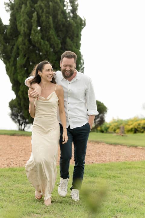 ensaio pré-wedding Casa di Pietra, ensaio pré-wedding Vila Toscana, fotos de casal na Casa di Pietra, ensaio pré-wedding estilo toscano, melhor local para ensaio pré-wedding.'