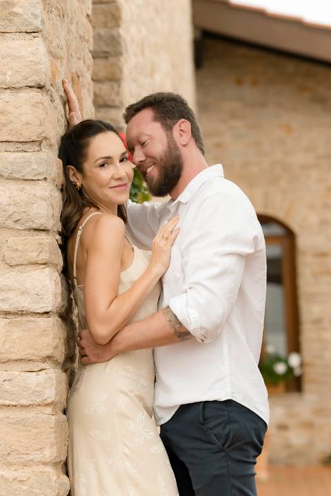 ensaio pré-wedding Casa di Pietra, ensaio pré-wedding Vila Toscana, fotos de casal na Casa di Pietra, ensaio pré-wedding estilo toscano, melhor local para ensaio pré-wedding.'