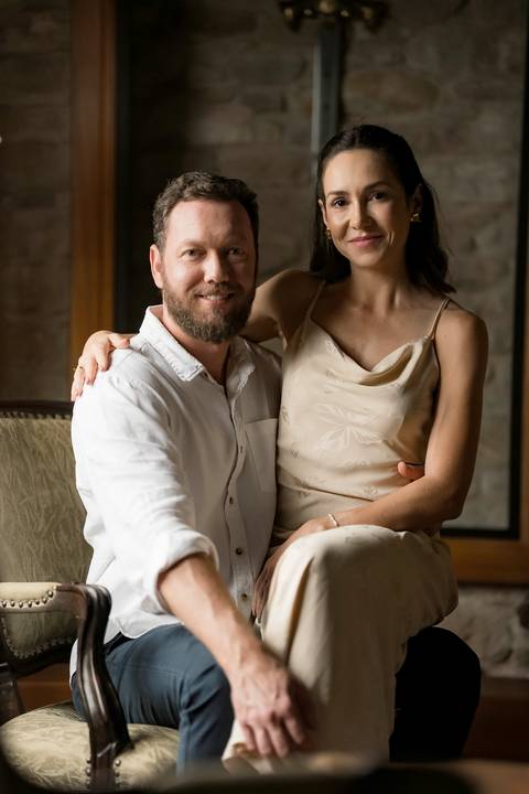 ensaio pré-wedding Casa di Pietra, ensaio pré-wedding Vila Toscana, fotos de casal na Casa di Pietra, ensaio pré-wedding estilo toscano, melhor local para ensaio pré-wedding.'