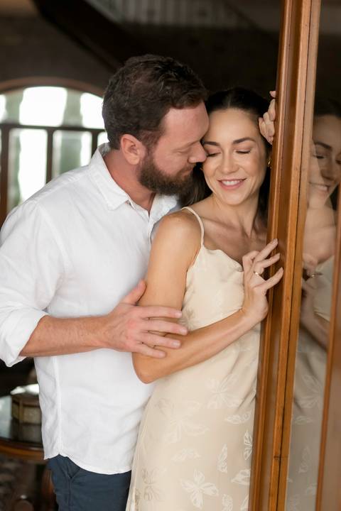 ensaio pré-wedding Casa di Pietra, ensaio pré-wedding Vila Toscana, fotos de casal na Casa di Pietra, ensaio pré-wedding estilo toscano, melhor local para ensaio pré-wedding.'