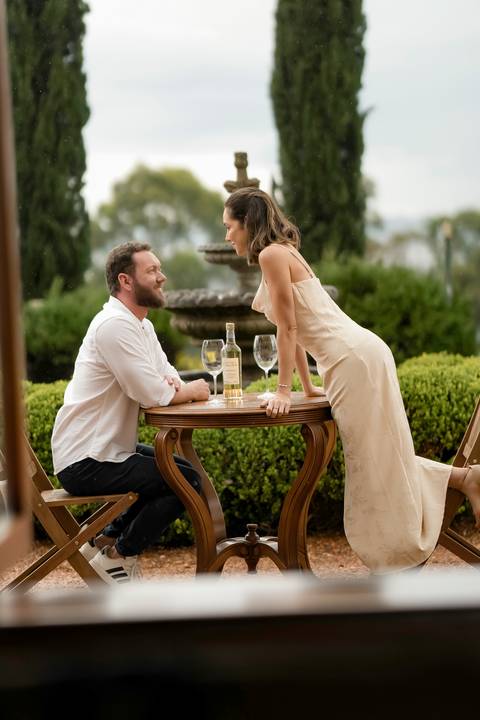 ensaio pré-wedding Casa di Pietra, ensaio pré-wedding Vila Toscana, fotos de casal na Casa di Pietra, ensaio pré-wedding estilo toscano, melhor local para ensaio pré-wedding.'