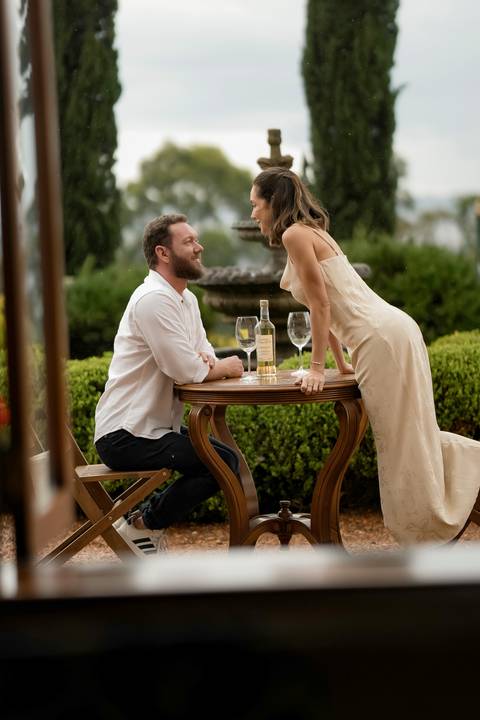 ensaio pré-wedding Casa di Pietra, ensaio pré-wedding Vila Toscana, fotos de casal na Casa di Pietra, ensaio pré-wedding estilo toscano, melhor local para ensaio pré-wedding.'