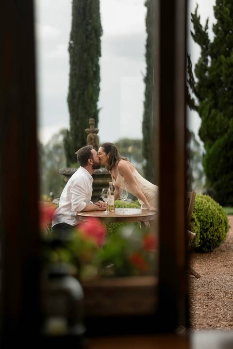 ensaio pré-wedding Casa di Pietra, ensaio pré-wedding Vila Toscana, fotos de casal na Casa di Pietra, ensaio pré-wedding estilo toscano, melhor local para ensaio pré-wedding.'