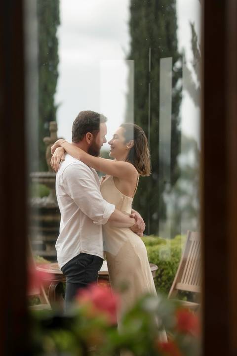 ensaio pré-wedding Casa di Pietra, ensaio pré-wedding Vila Toscana, fotos de casal na Casa di Pietra, ensaio pré-wedding estilo toscano, melhor local para ensaio pré-wedding.'