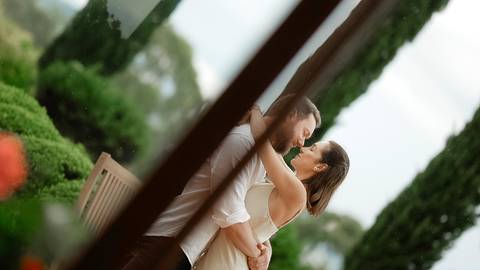 ensaio pré-wedding Casa di Pietra, ensaio pré-wedding Vila Toscana, fotos de casal na Casa di Pietra, ensaio pré-wedding estilo toscano, melhor local para ensaio pré-wedding.'