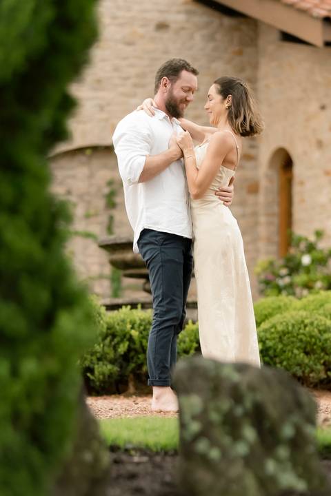 ensaio pré-wedding Casa di Pietra, ensaio pré-wedding Vila Toscana, fotos de casal na Casa di Pietra, ensaio pré-wedding estilo toscano, melhor local para ensaio pré-wedding.'