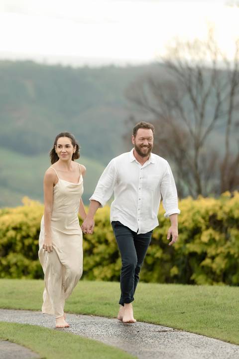 ensaio pré-wedding Casa di Pietra, ensaio pré-wedding Vila Toscana, fotos de casal na Casa di Pietra, ensaio pré-wedding estilo toscano, melhor local para ensaio pré-wedding.'