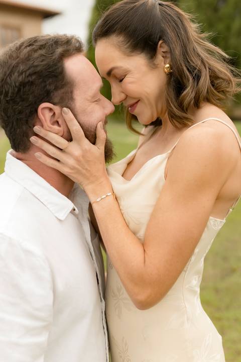 ensaio pré-wedding Casa di Pietra, ensaio pré-wedding Vila Toscana, fotos de casal na Casa di Pietra, ensaio pré-wedding estilo toscano, melhor local para ensaio pré-wedding.'