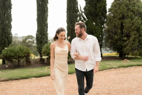 ensaio pré-wedding Casa di Pietra, ensaio pré-wedding Vila Toscana, fotos de casal na Casa di Pietra, ensaio pré-wedding estilo toscano, melhor local para ensaio pré-wedding.'